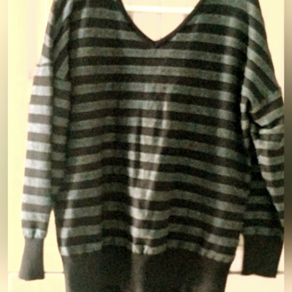 Lane Bryant V-Neck Striped Chevron Sweater Black Gray Plus Size 22/24 - Picture 5 of 6